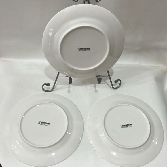 Crate and Barrel Salad Dessert Plates Set of 3 Plates Botanical Plates 7 1/2 In - Picture 4 of 10